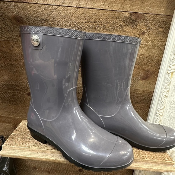 UGG Grey Rubber Rain Boots | Waterproof Mid-Calf Style Size 9 - Picture 1 of 10